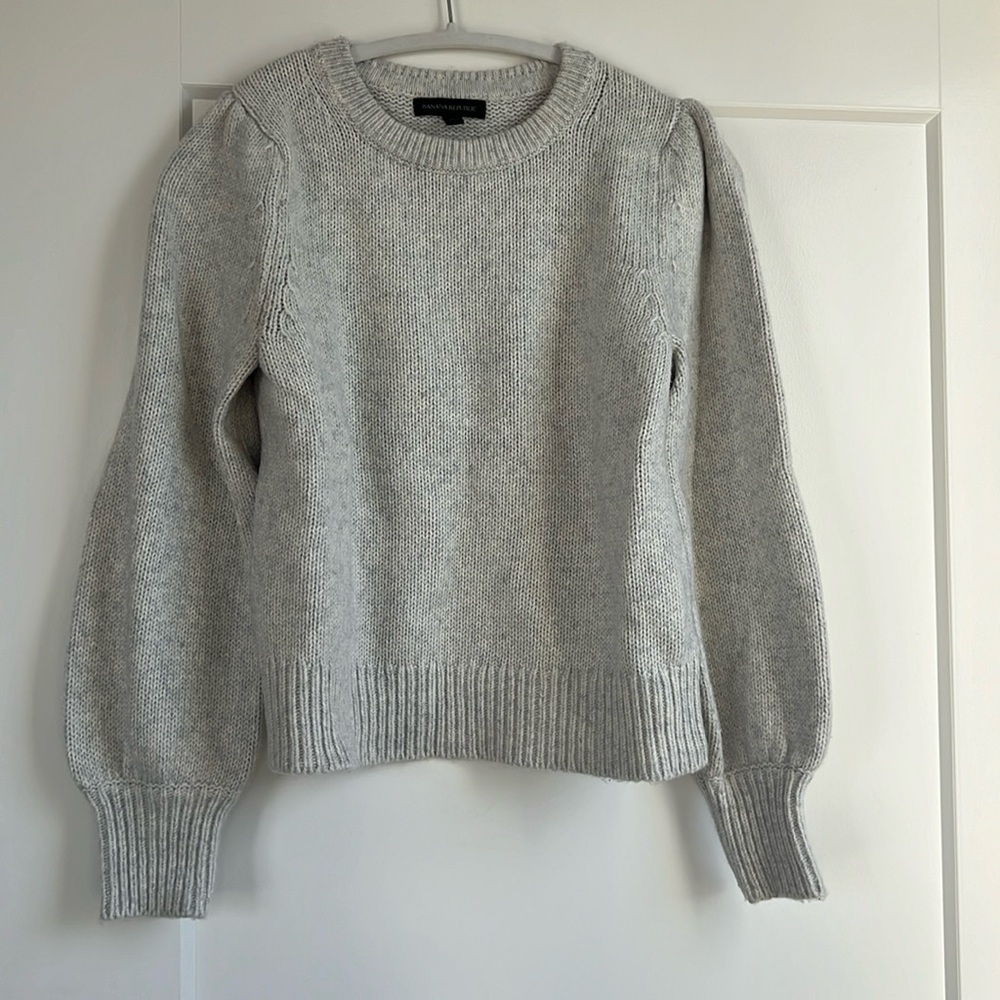 Grey banana republic knit sweater